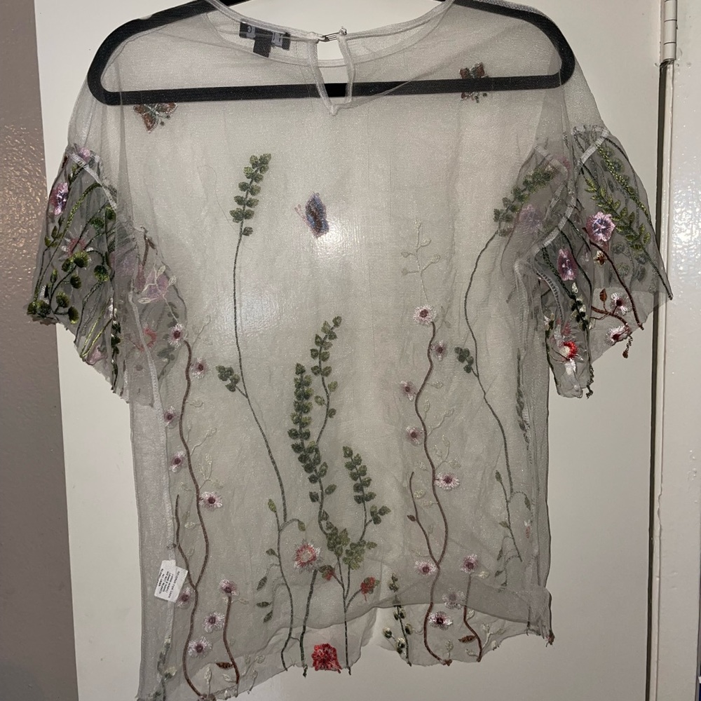 Timing Blouse Sheer with Embroidered Flowers (Women: Medium)